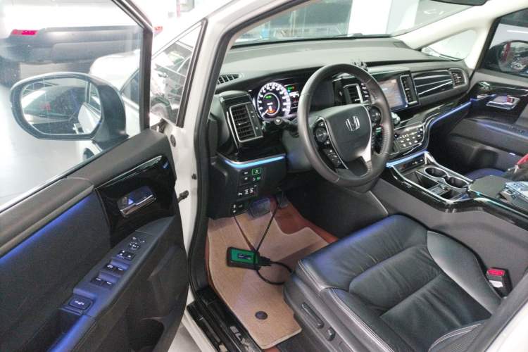 Used Honda Elysion 2019 2.0L Hybrid Luxury Edition Driver Seat