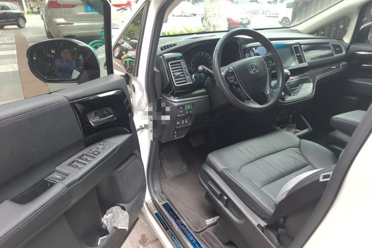 Used Honda Elysion 2019 2.0L Hybrid Supreme Edition Driver Seat