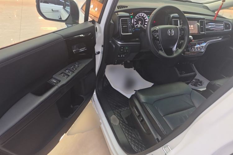 Used Honda Elysion 2019 2.0L Hybrid Luxury Edition Driver Seat