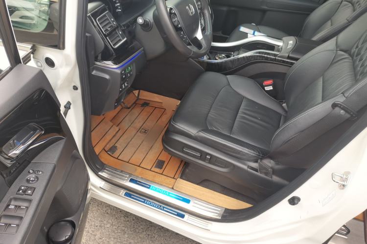 Used Honda Elysion 2019 2.0L Hybrid Luxury Edition Driver Seat
