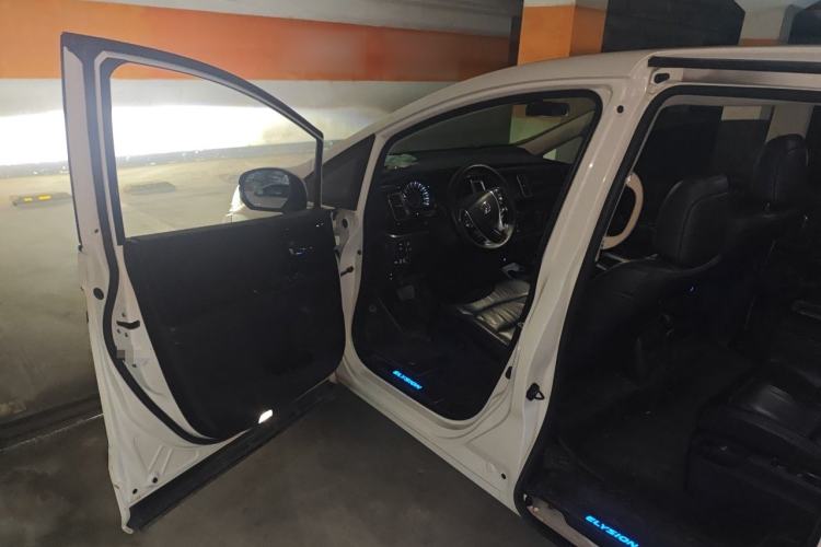 Used Honda Elysion 2019 2.0L Hybrid Luxury Edition Driver Seat