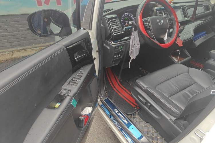 Used Honda Elysion 2019 2.0L Hybrid Luxury Edition Driver Seat