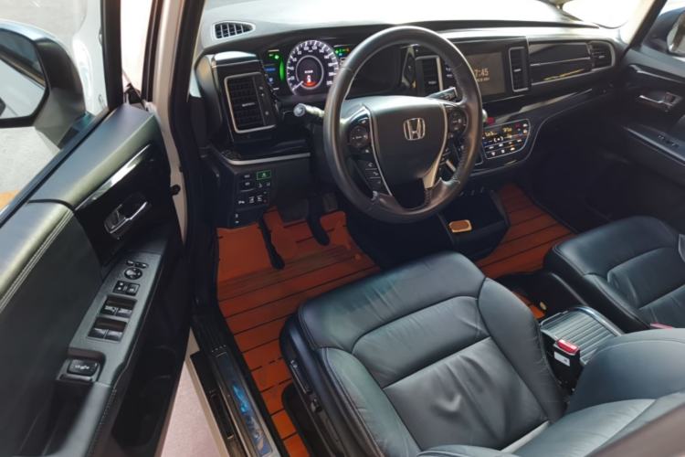 Used Honda Elysion 2019 2.0L Hybrid Luxury Edition Driver Seat