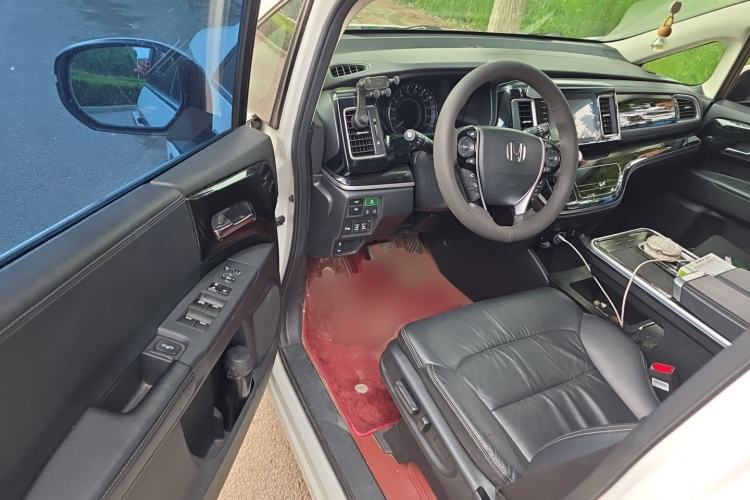 Used Honda Elysion 2019 2.0L Hybrid Luxury Edition Driver Seat