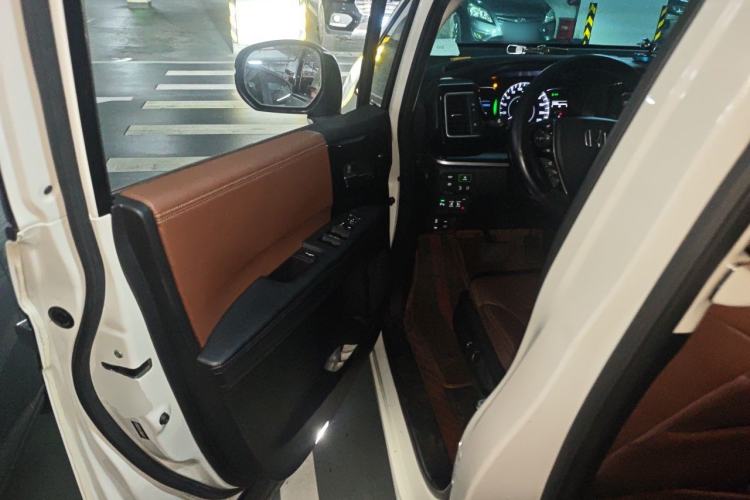 Used Honda Elysion 2019 2.0L Hybrid Supreme Edition Driver Seat