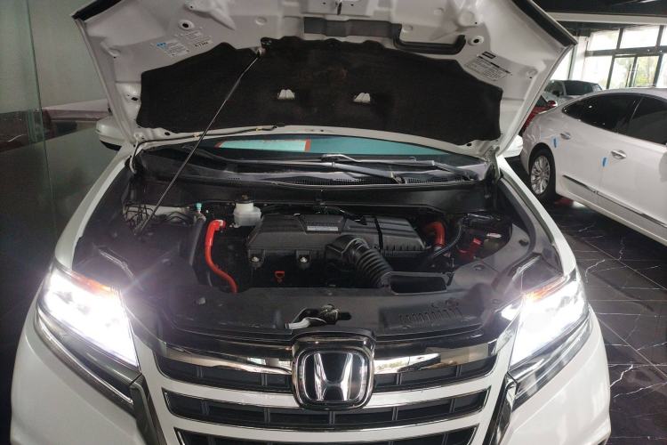 Used Honda Elysion 2019 2.0L Hybrid Luxury Edition Engine Bay