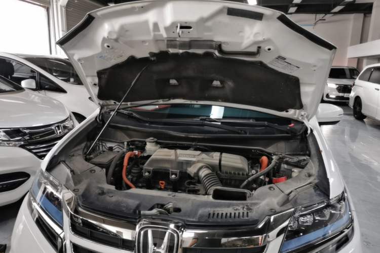 Used Honda Elysion 2019 2.0L Hybrid Luxury Edition Engine Bay
