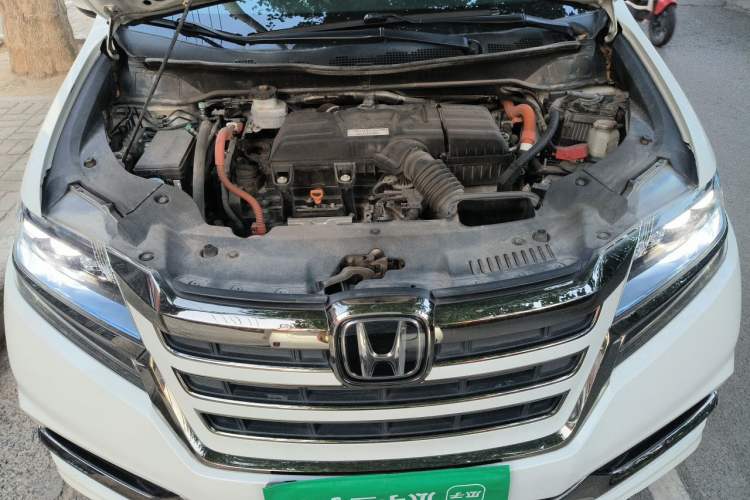 Used Honda Elysion 2019 2.0L Hybrid Luxury Edition Engine Bay