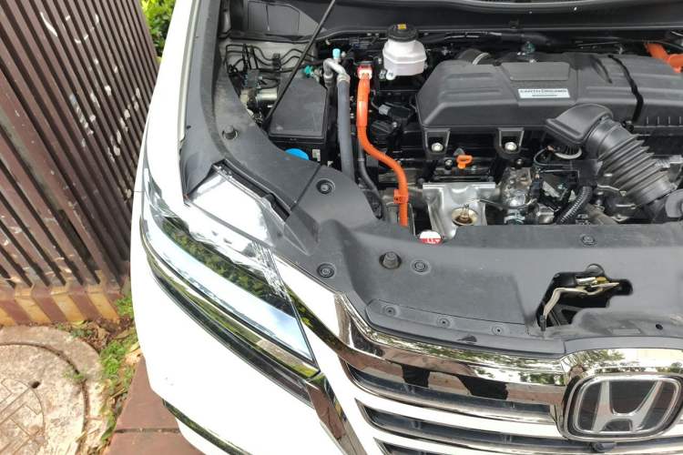 Used Honda Elysion 2019 2.0L Hybrid Supreme Edition Engine Bay Right