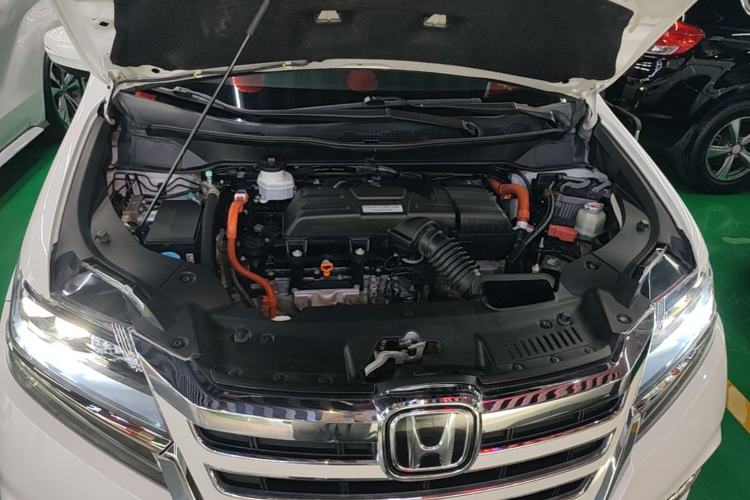 Used Honda Elysion 2019 2.0L Hybrid Supreme Edition Engine Bay
