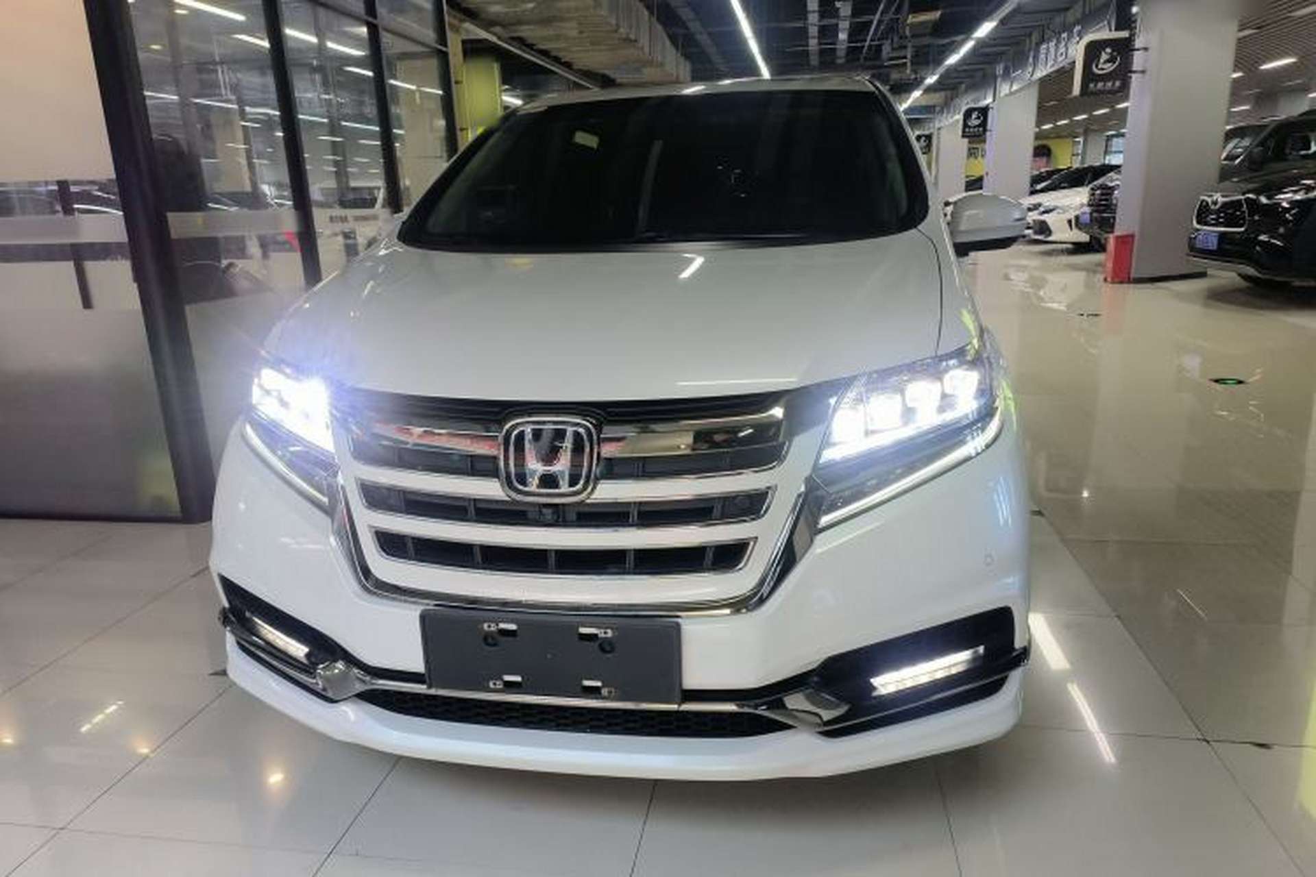 Used Honda Elysion 2019 2.0L Hybrid Supreme Edition Exterior 1