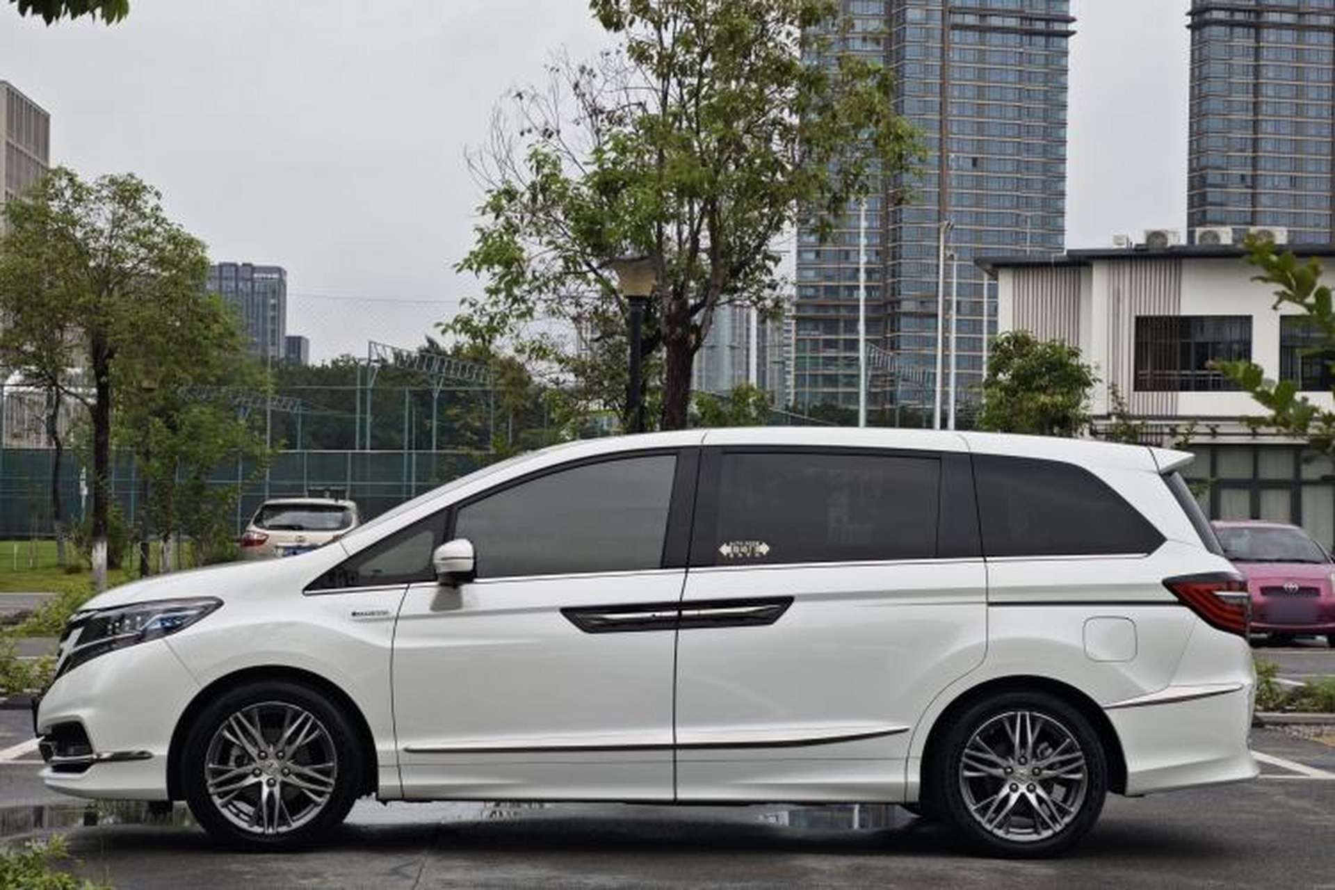 Used Honda Elysion 2019 2.0L Hybrid Luxury Edition Exterior 10