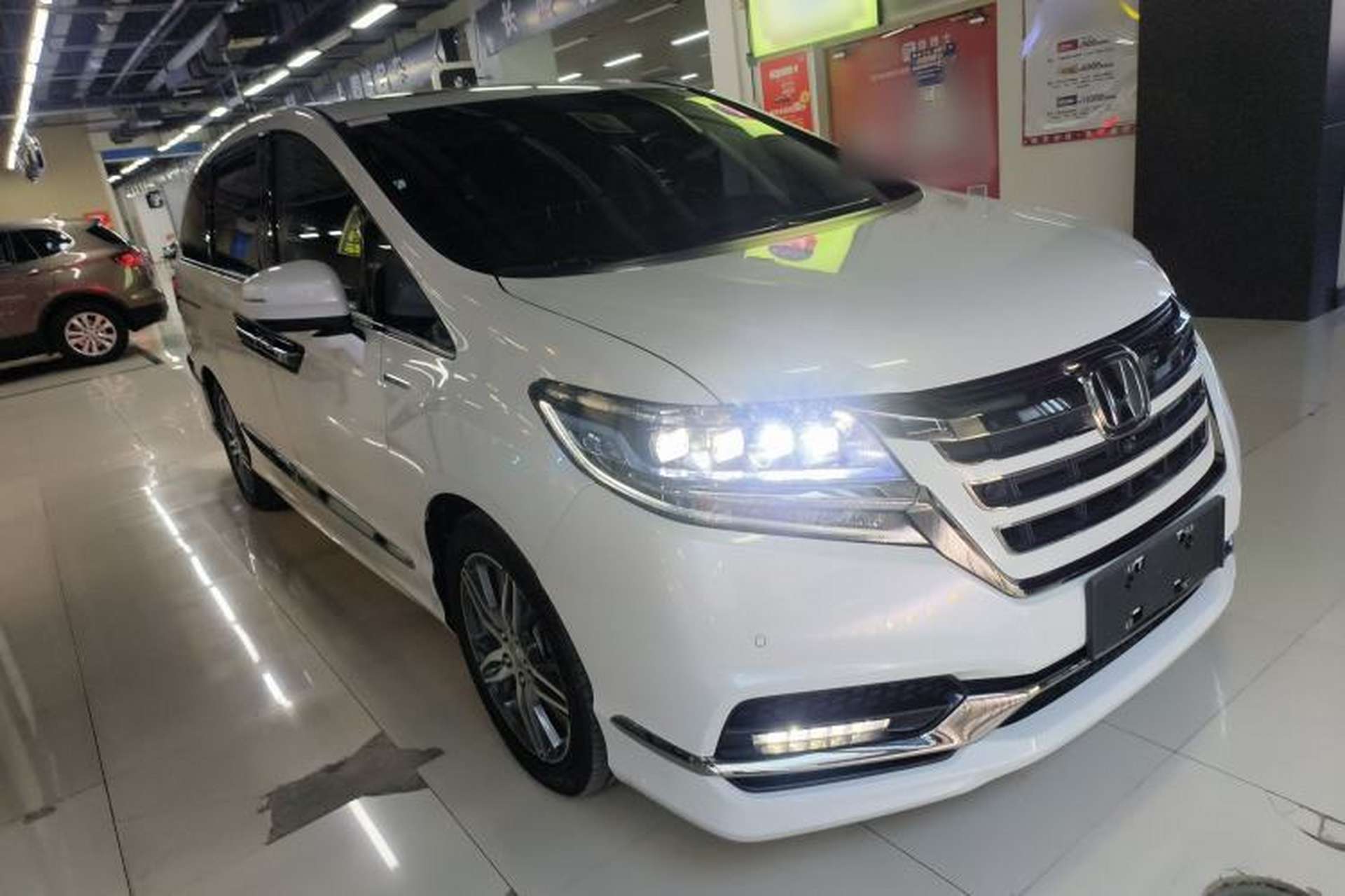 Used Honda Elysion 2019 2.0L Hybrid Supreme Edition Exterior 2