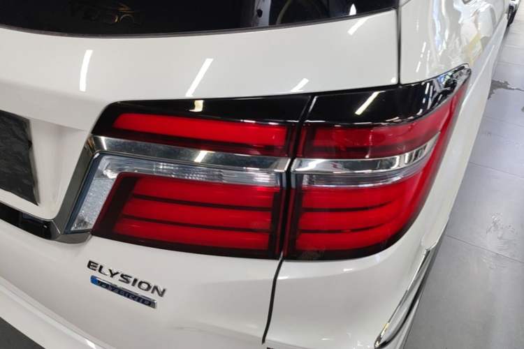 Used Honda Elysion 2019 2.0L Hybrid Luxury Edition Exterior 3