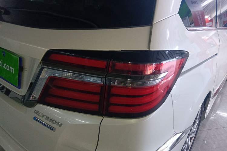 Used Honda Elysion 2019 2.0L Hybrid Supreme Edition Exterior 3