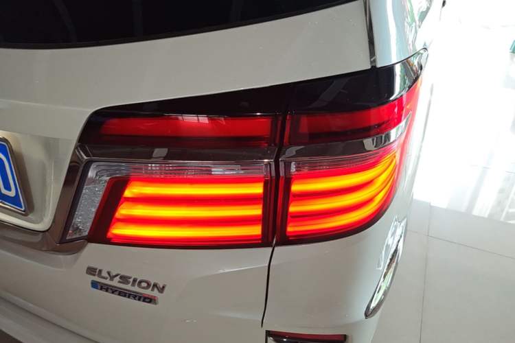 Used Honda Elysion 2019 2.0L Hybrid Luxury Edition Exterior 3