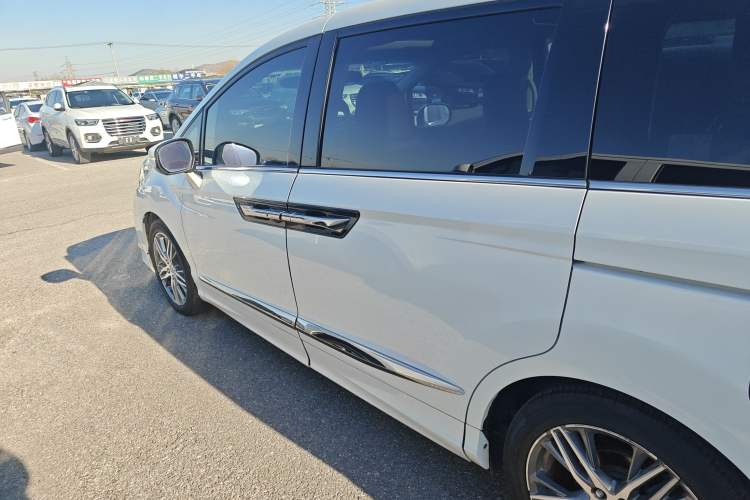 Used Honda Elysion 2019 2.0L Hybrid Supreme Edition Exterior 3