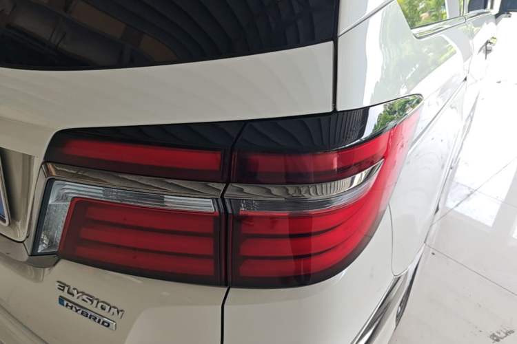 Used Honda Elysion 2019 2.0L Hybrid Luxury Edition Exterior 3