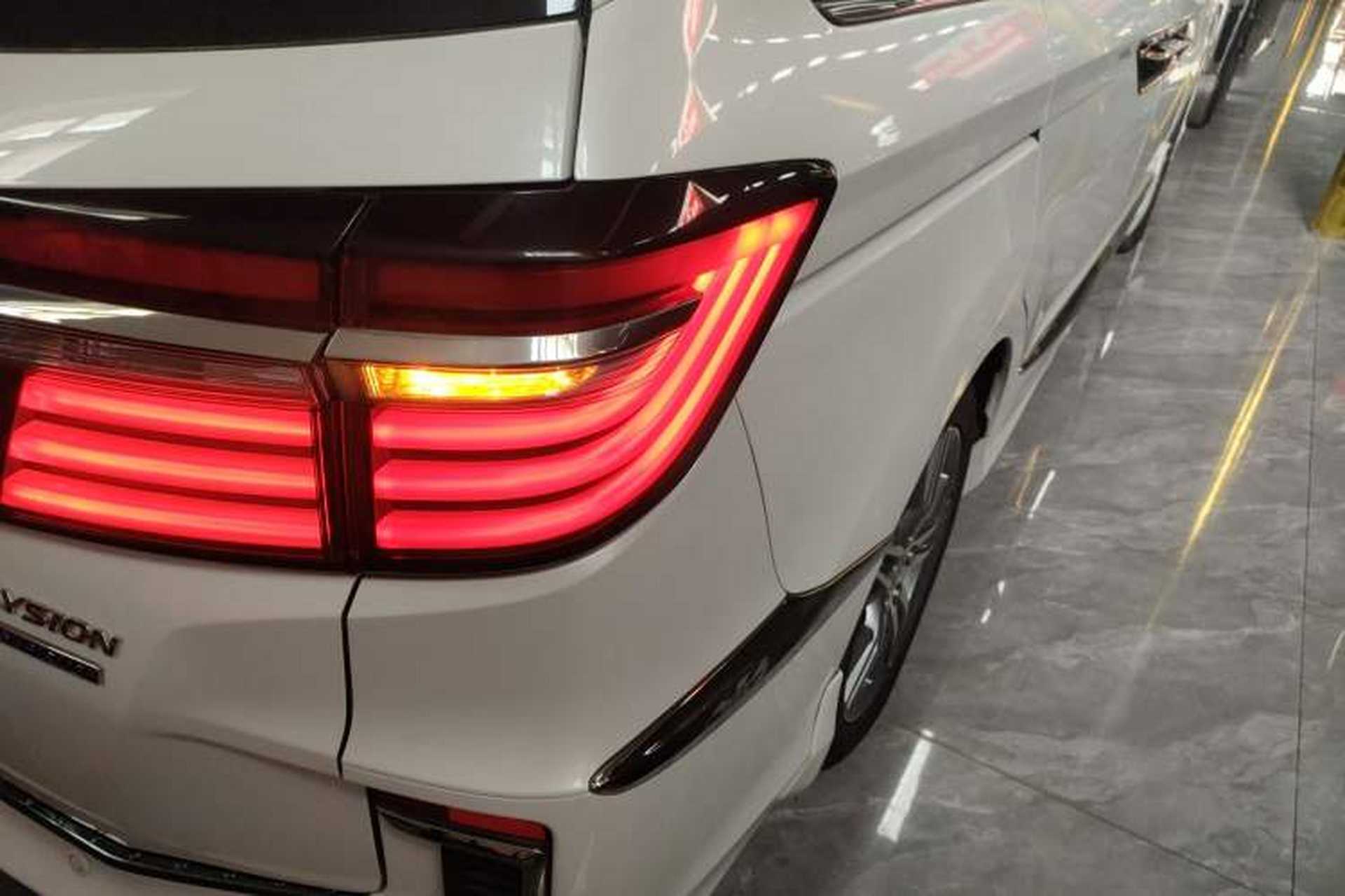 Used Honda Elysion 2019 2.0L Hybrid Luxury Edition Exterior 3