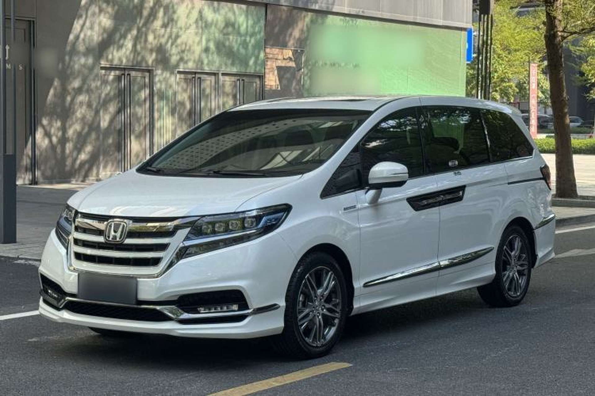 Used Honda Elysion 2019 2.0L Hybrid Luxury Edition Exterior 4