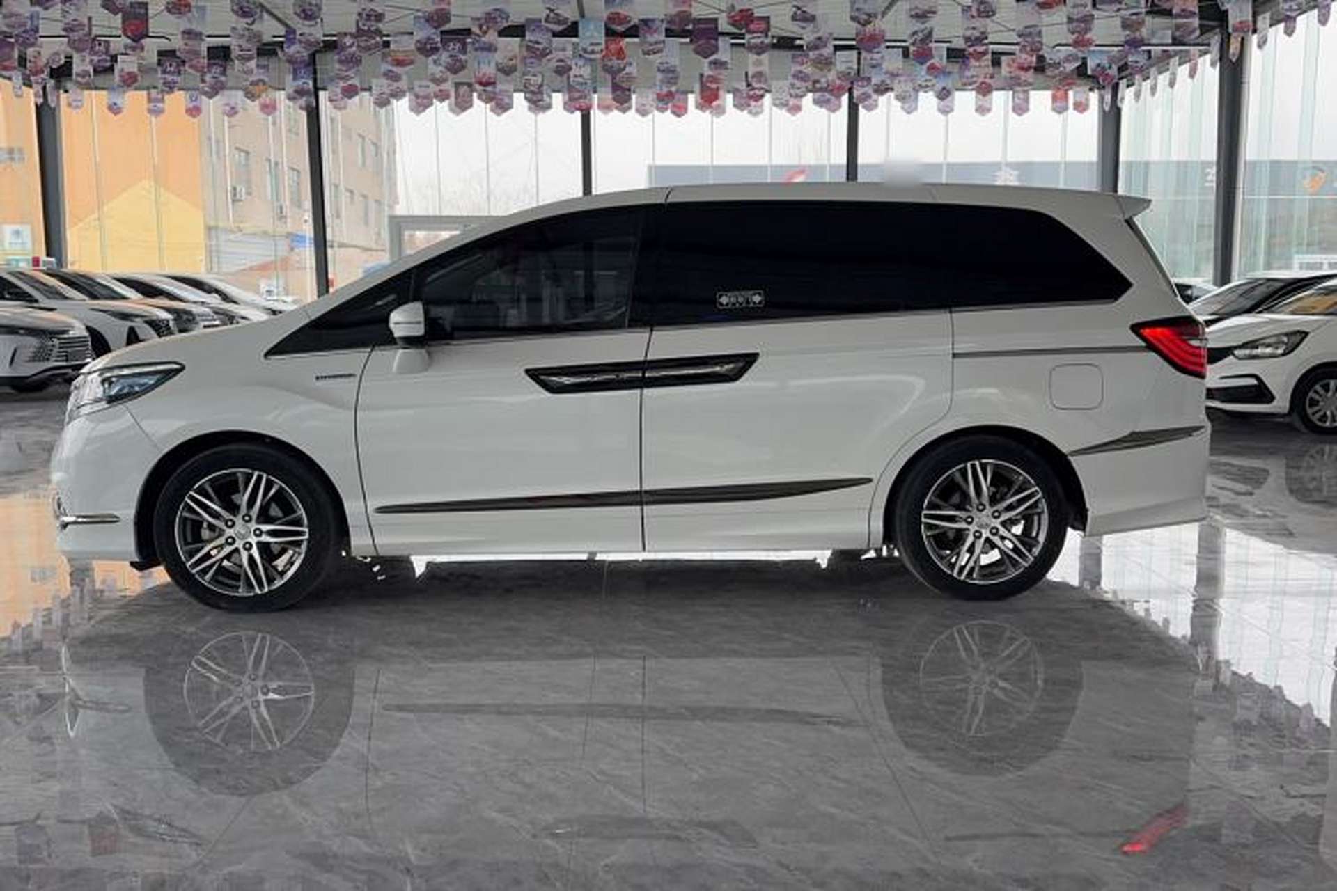 Used Honda Elysion 2019 2.0L Hybrid Luxury Edition Exterior 4