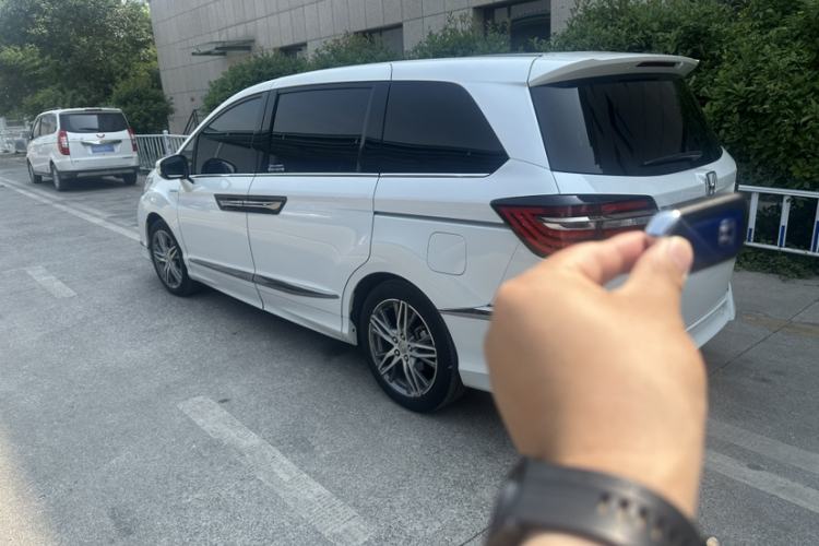 Used Honda Elysion 2019 2.0L Hybrid Luxury Edition Exterior 4