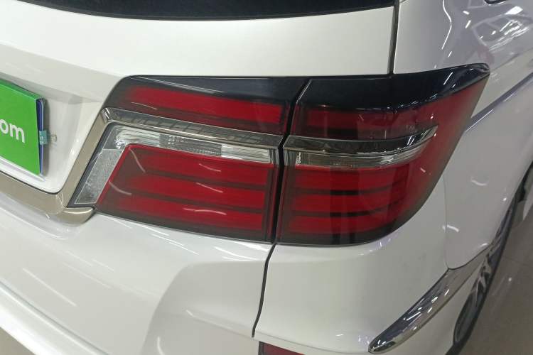 Used Honda Elysion 2019 2.0L Hybrid Luxury Edition Exterior 6