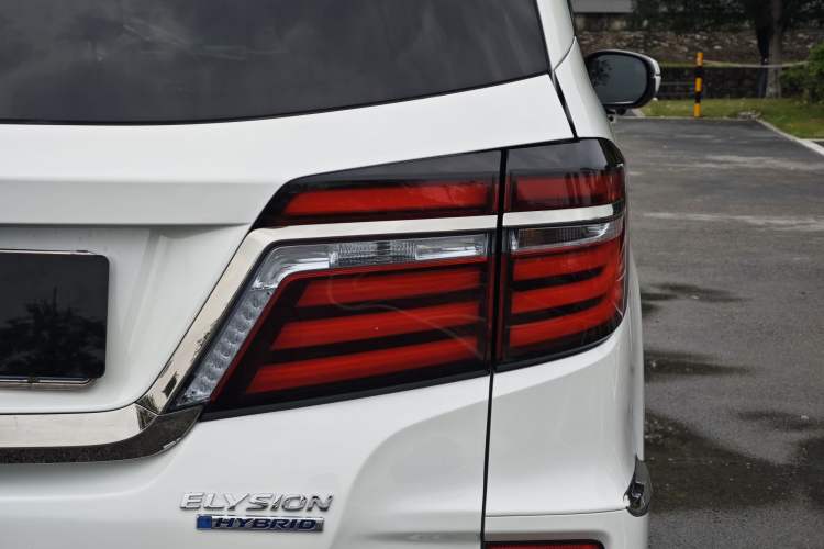 Used Honda Elysion 2019 2.0L Hybrid Luxury Edition Exterior 8