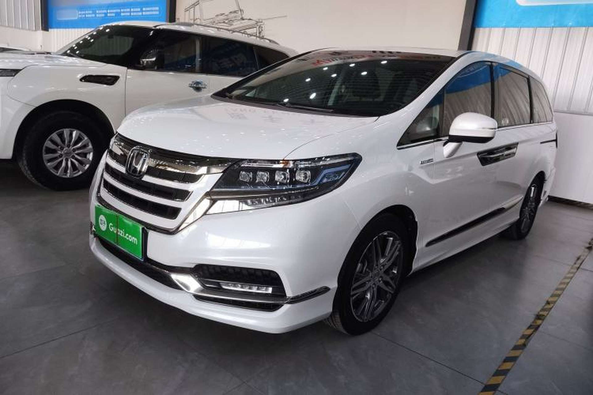 Used Honda Elysion 2019 2.0L Hybrid Luxury Edition Front Left 45 Deg