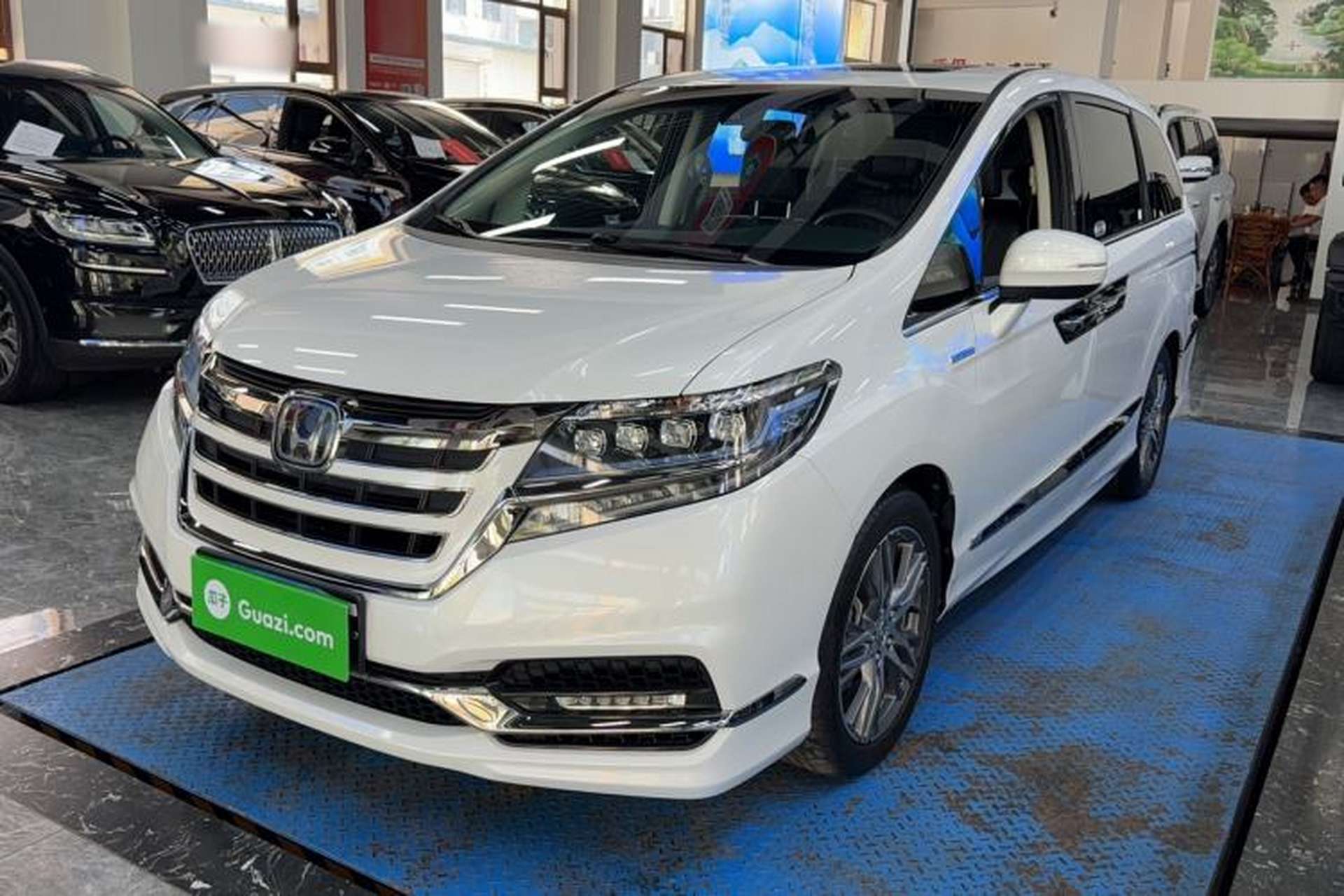 Used Honda Elysion 2019 2.0L Hybrid Supreme Edition Front Left 45 Deg