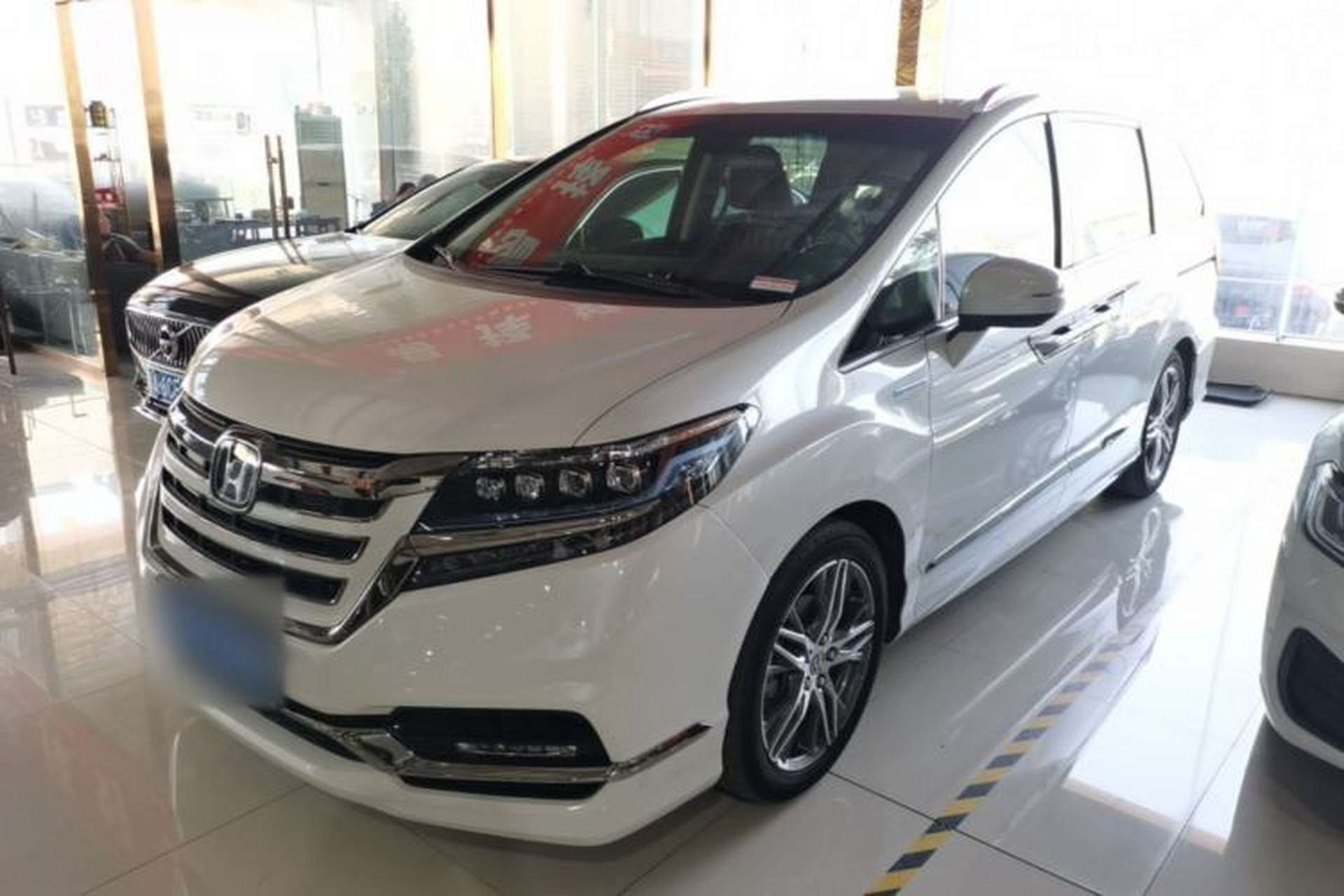 Used Honda Elysion 2019 2.0L Hybrid Luxury Edition Front Left 45 Deg