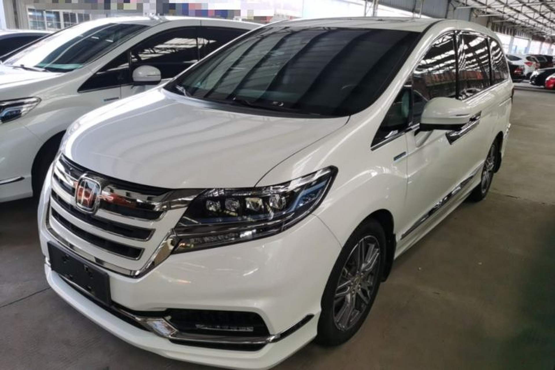 Used Honda Elysion 2019 2.0L Hybrid Luxury Edition Front Left 45 Deg