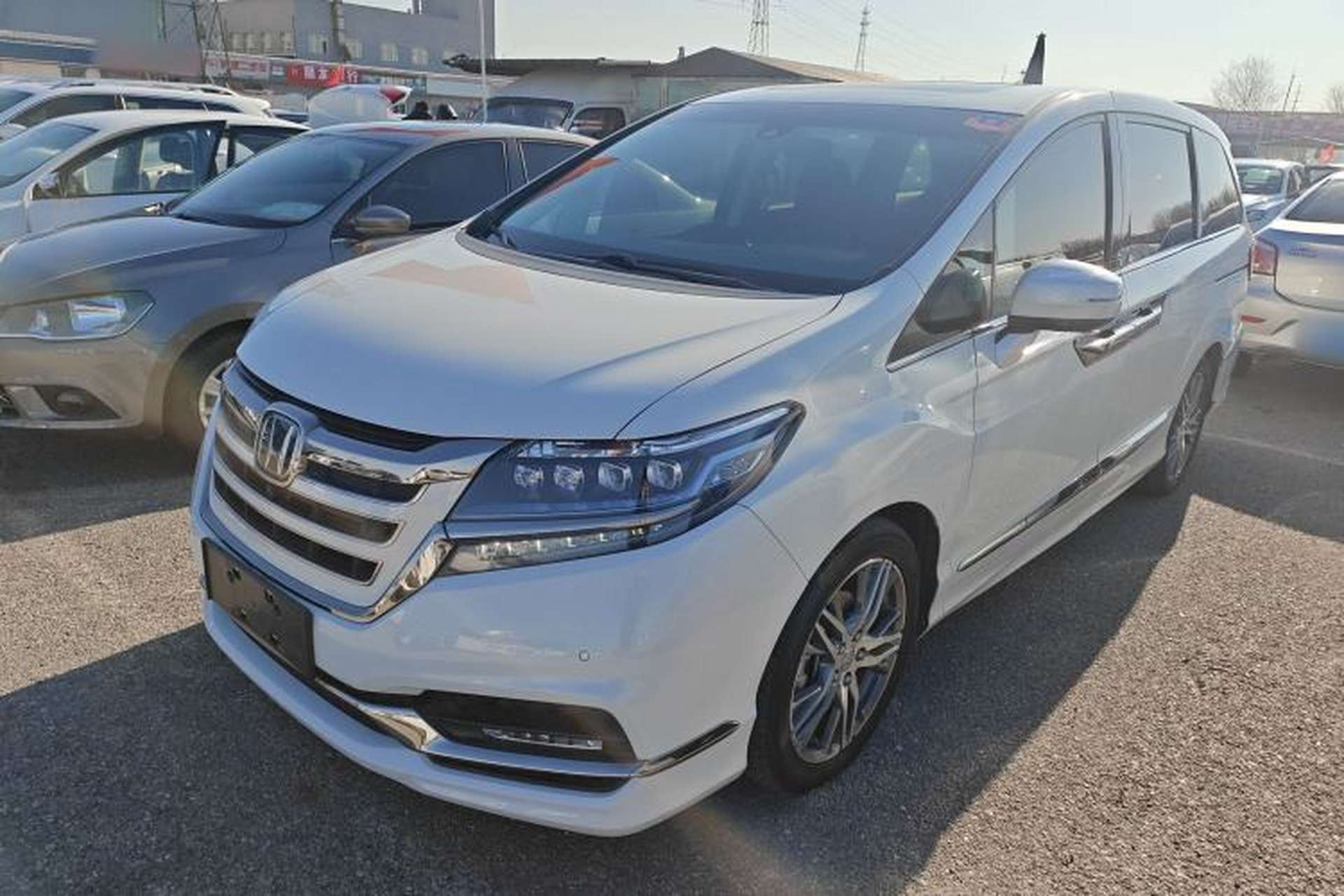 Used Honda Elysion 2019 2.0L Hybrid Supreme Edition Front Left 45 Deg