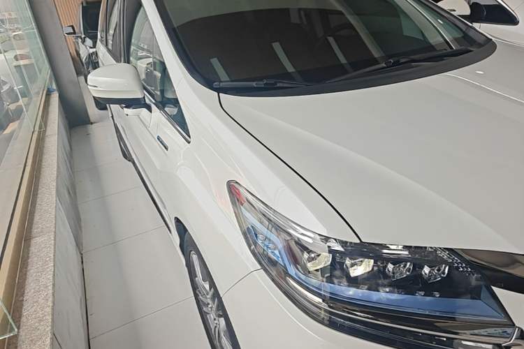 Used Honda Elysion 2019 2.0L Hybrid Luxury Edition Front Right 45 Deg