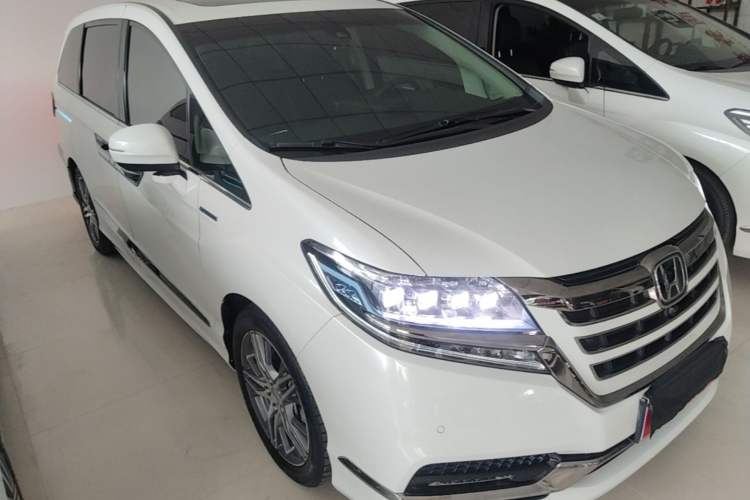 Used Honda Elysion 2019 2.0L Hybrid Comfort Edition Front Right 45 Deg