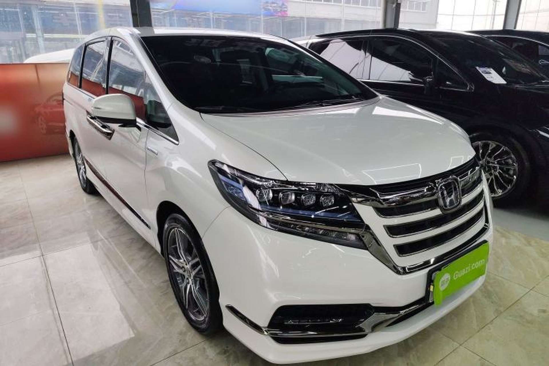 Used Honda Elysion 2019 2.0L Hybrid Luxury Edition Front Right 45 Deg