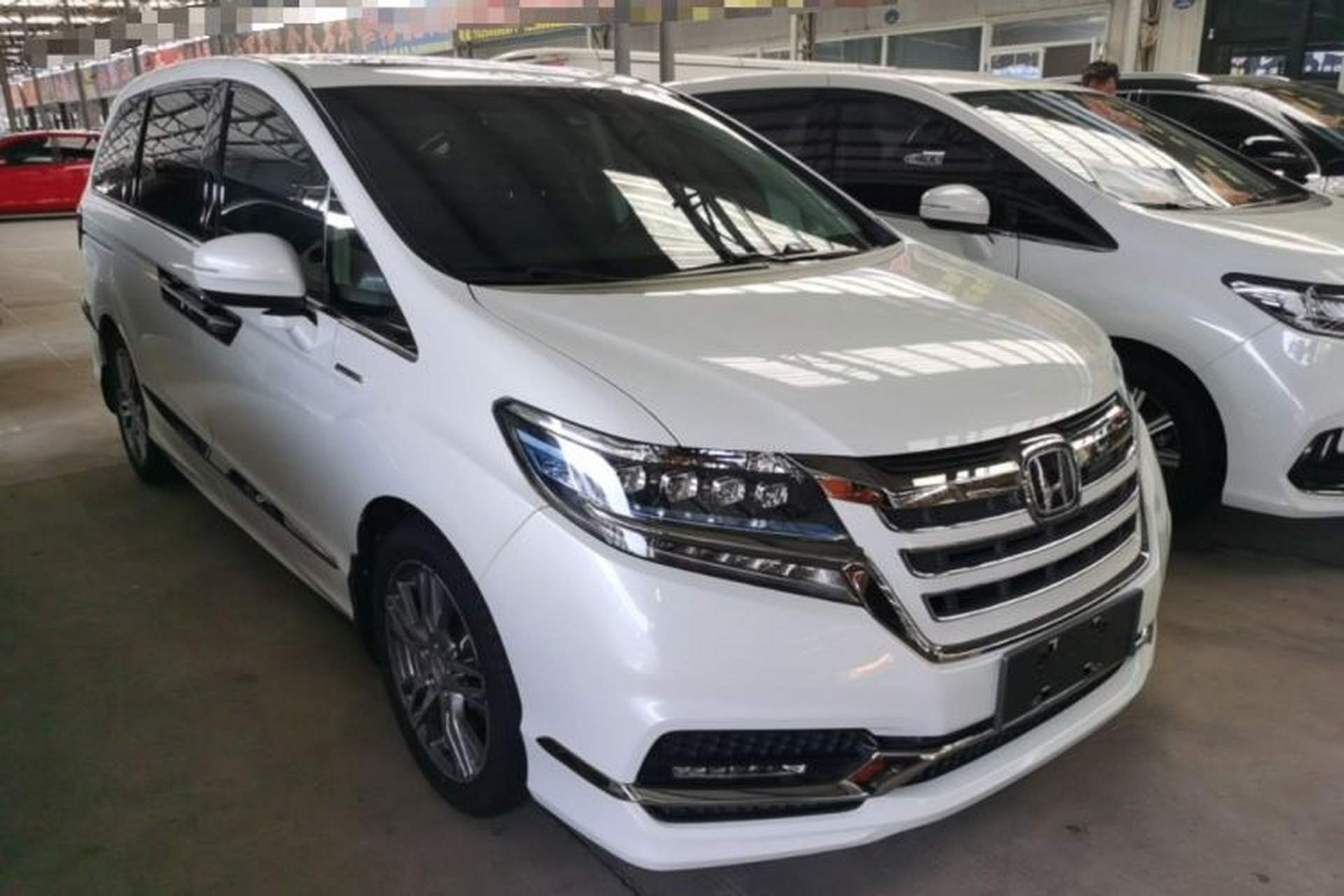 Used Honda Elysion 2019 2.0L Hybrid Luxury Edition Front Right 45 Deg