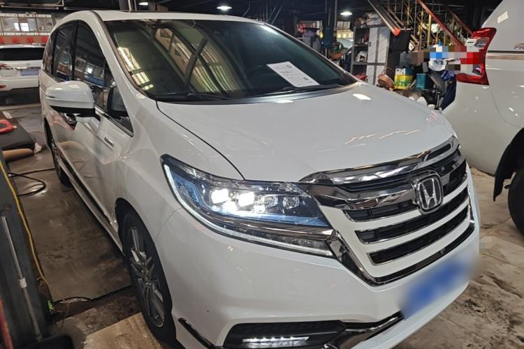 Used Honda Elysion 2019 2.0L Hybrid Luxury Edition Front Right 45 Deg