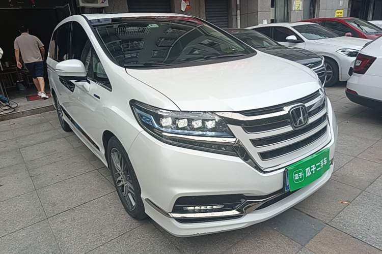Used Honda Elysion 2019 2.0L Hybrid Luxury Edition Front Right 45 Deg