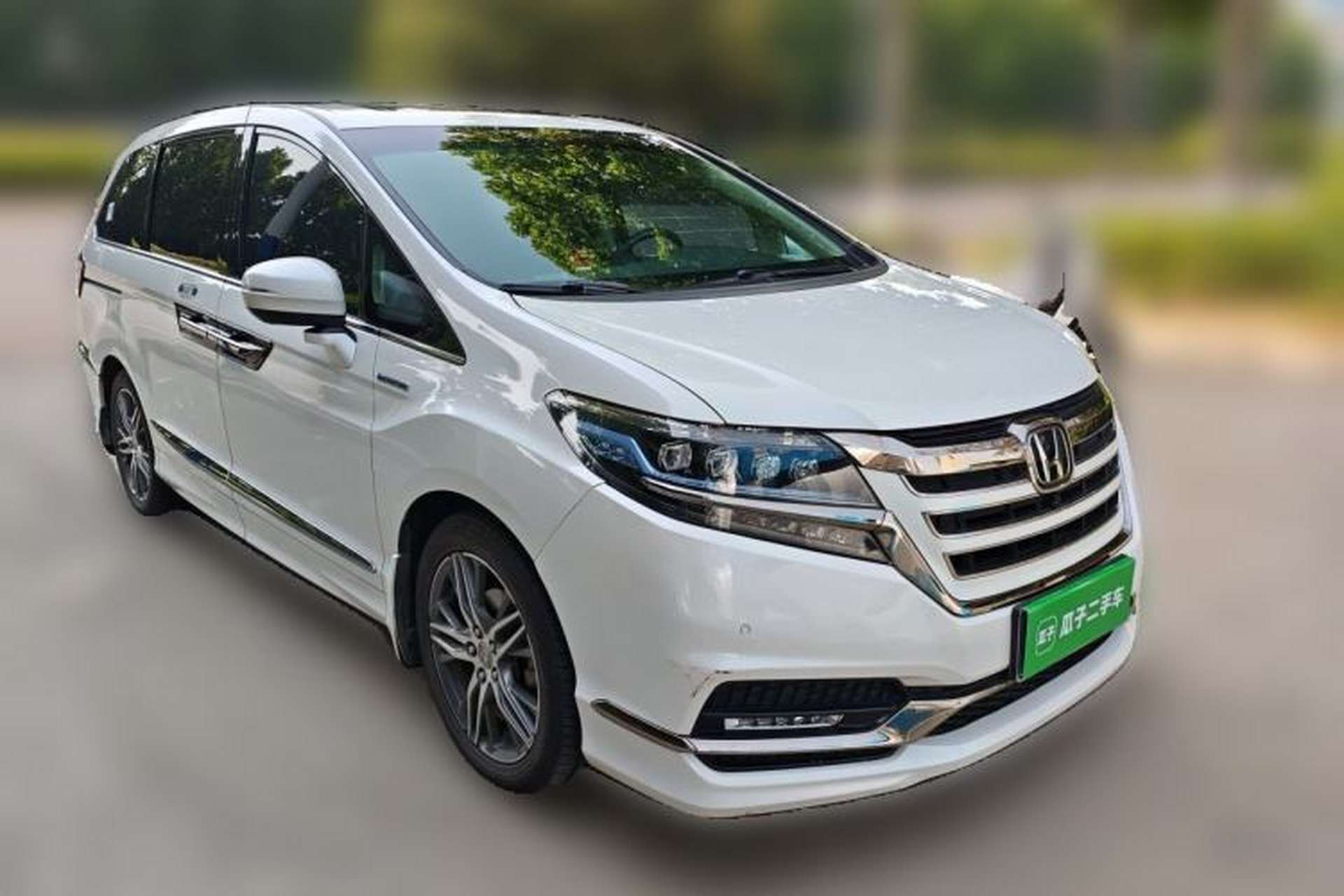Used Honda Elysion 2019 2.0L Hybrid Supreme Edition Front Right 45 Deg