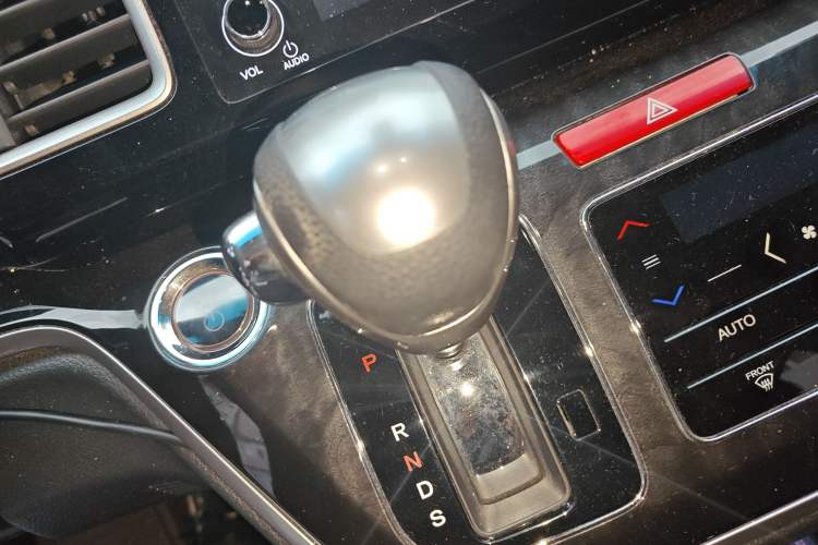 Used Honda Elysion 2019 2.0L Hybrid Luxury Edition Gear Lever