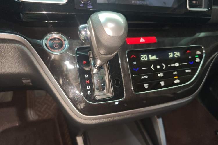 Used Honda Elysion 2019 2.0L Hybrid Luxury Edition Gear Lever
