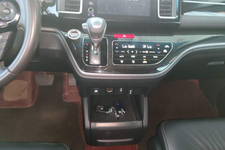 Used Honda Elysion 2019 2.0L Hybrid Luxury Edition Gear Lever
