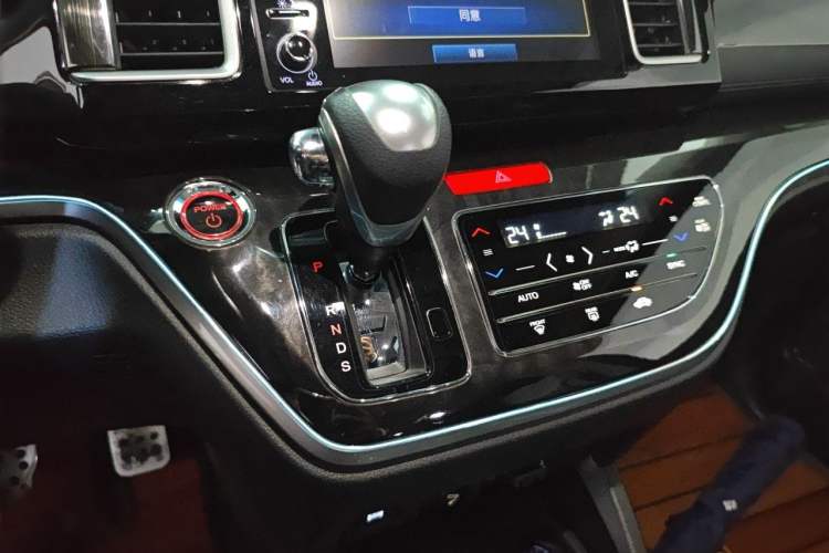 Used Honda Elysion 2019 2.0L Hybrid Luxury Edition Gear Lever