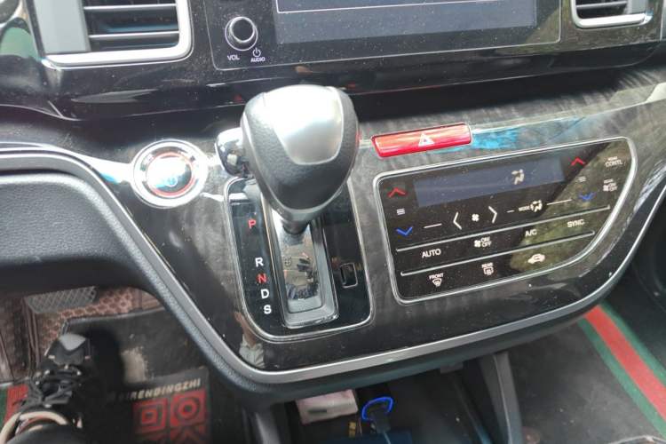 Used Honda Elysion 2019 2.0L Hybrid Luxury Edition Gear Lever