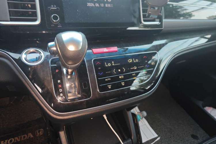 Used Honda Elysion 2019 2.0L Hybrid Luxury Edition Gear Lever
