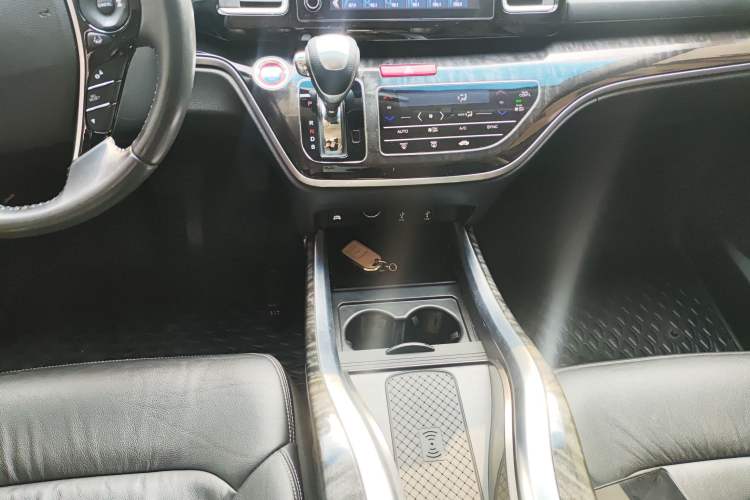 Used Honda Elysion 2019 2.0L Hybrid Luxury Edition Gear Lever