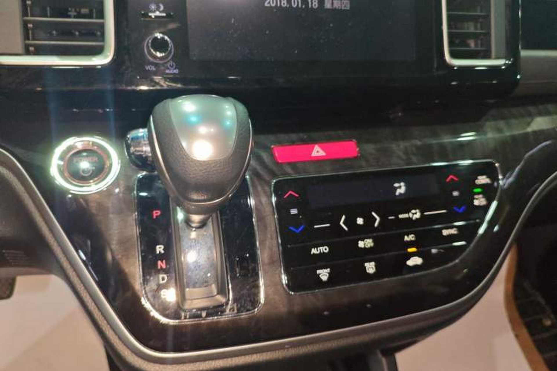 Used Honda Elysion 2019 2.0L Hybrid Luxury Edition Gear Lever