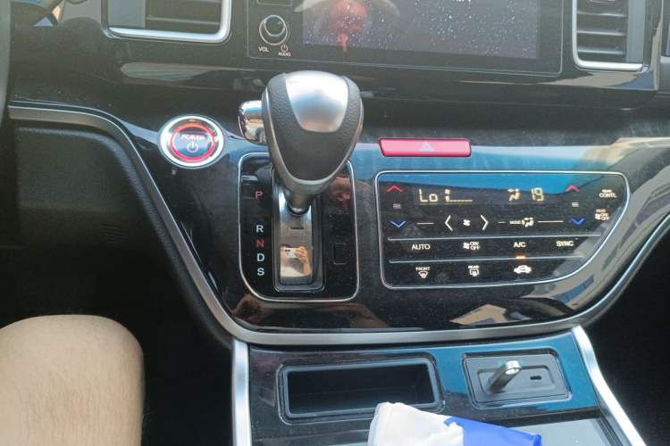Used Honda Elysion 2019 2.0L Hybrid Luxury Edition Gear Lever