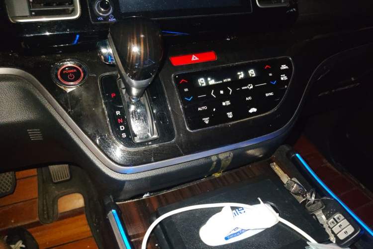 Used Honda Elysion 2019 2.0L Hybrid Luxury Edition Gear Lever
